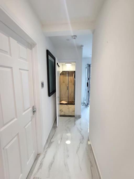 Spacious And Bright One Bedroom Apartment Oxford Esterno foto