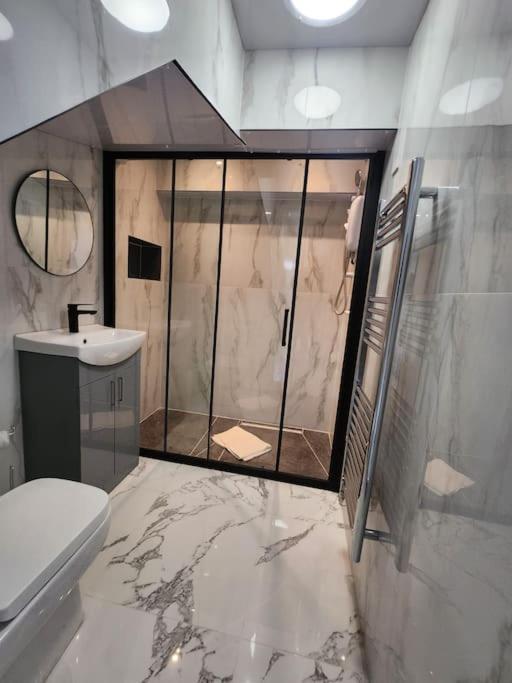 Spacious And Bright One Bedroom Apartment Oxford Esterno foto