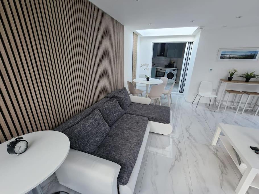 Spacious And Bright One Bedroom Apartment Oxford Esterno foto